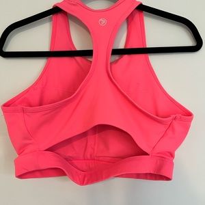 Savvi Core Sports Bra in hot pink